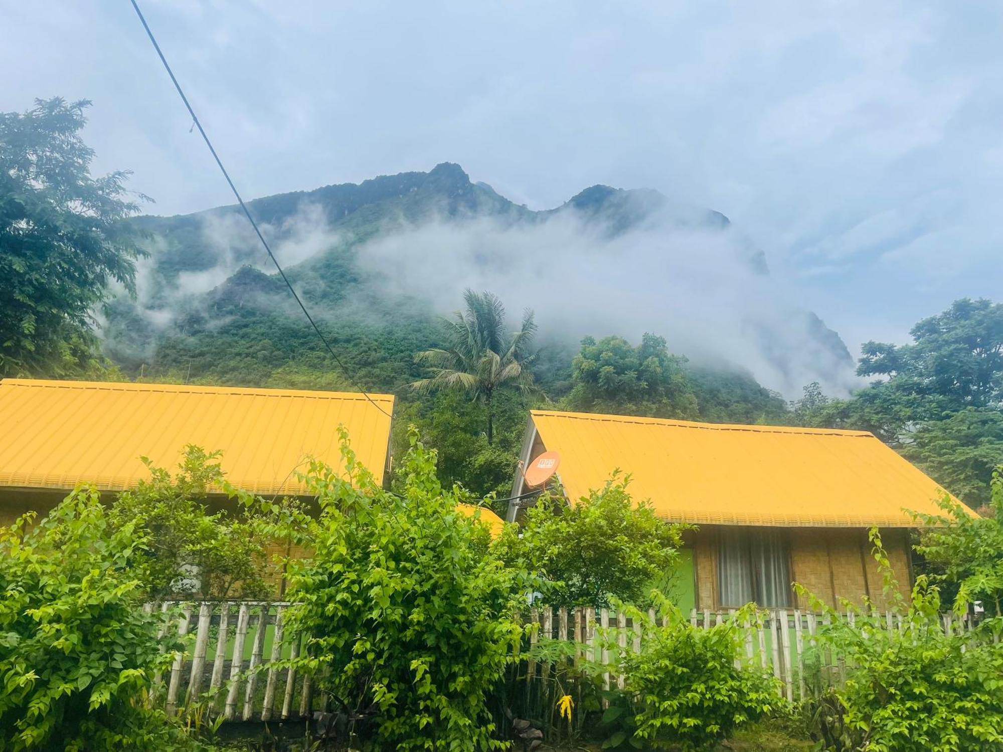 Nong Khiaw Ing Ing Mountain View Bed & Breakfast ภายนอก รูปภาพ