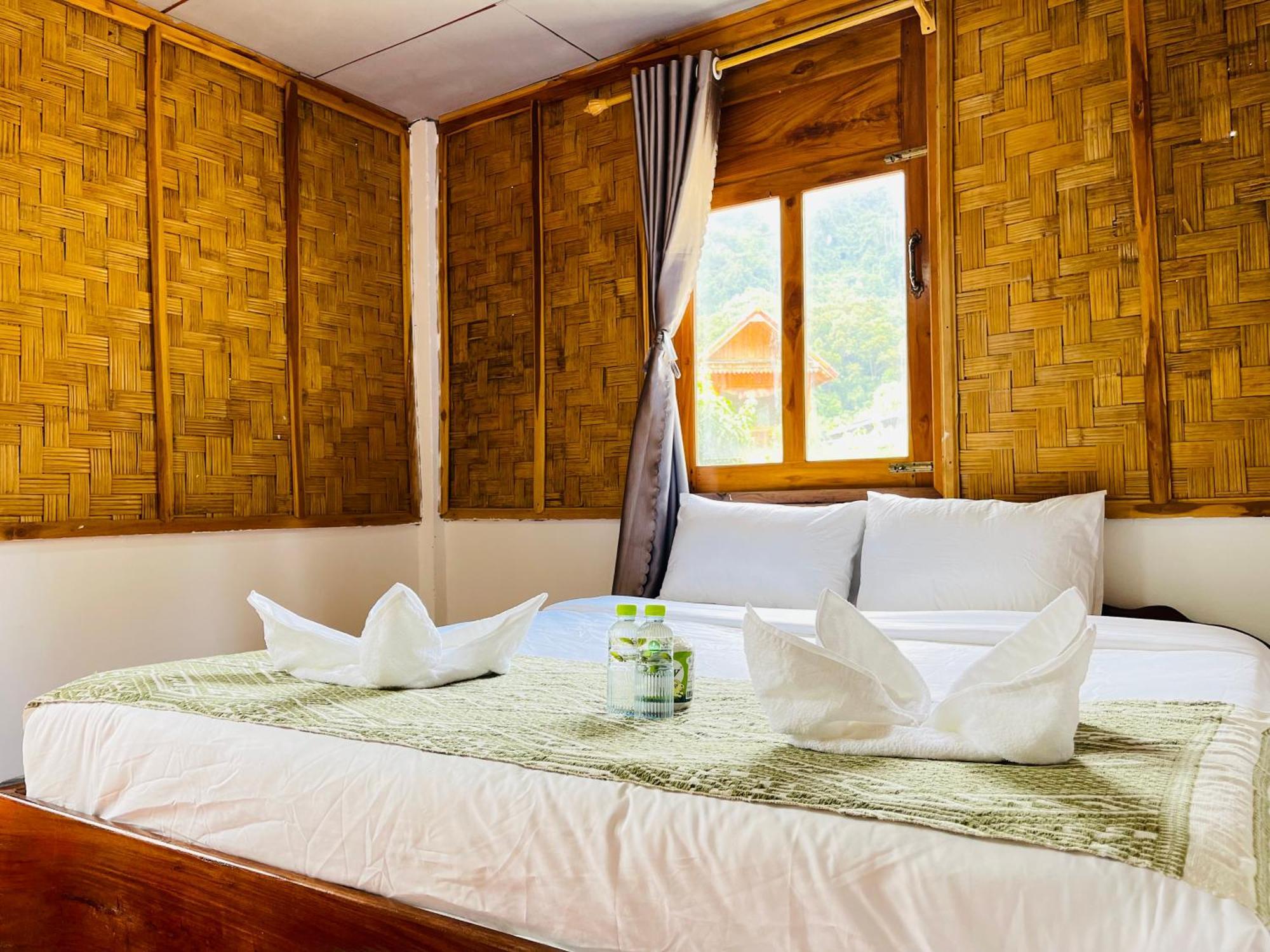 Nong Khiaw Ing Ing Mountain View Bed & Breakfast ภายนอก รูปภาพ