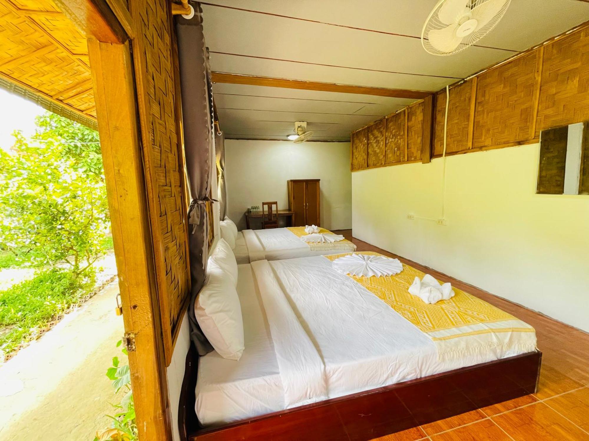 Nong Khiaw Ing Ing Mountain View Bed & Breakfast ภายนอก รูปภาพ